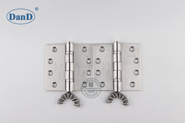 مفصل الباب الفضي