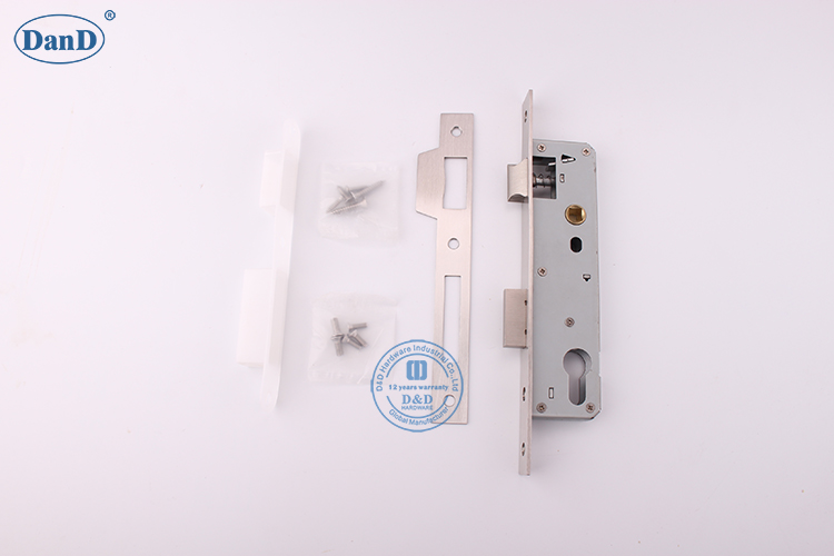 باب قفل D-D و D الأجهزة