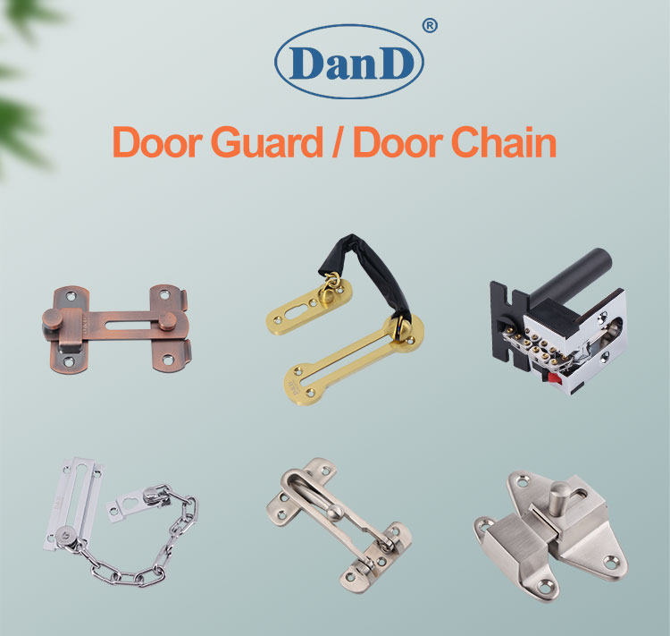 حارس الباب المعدني