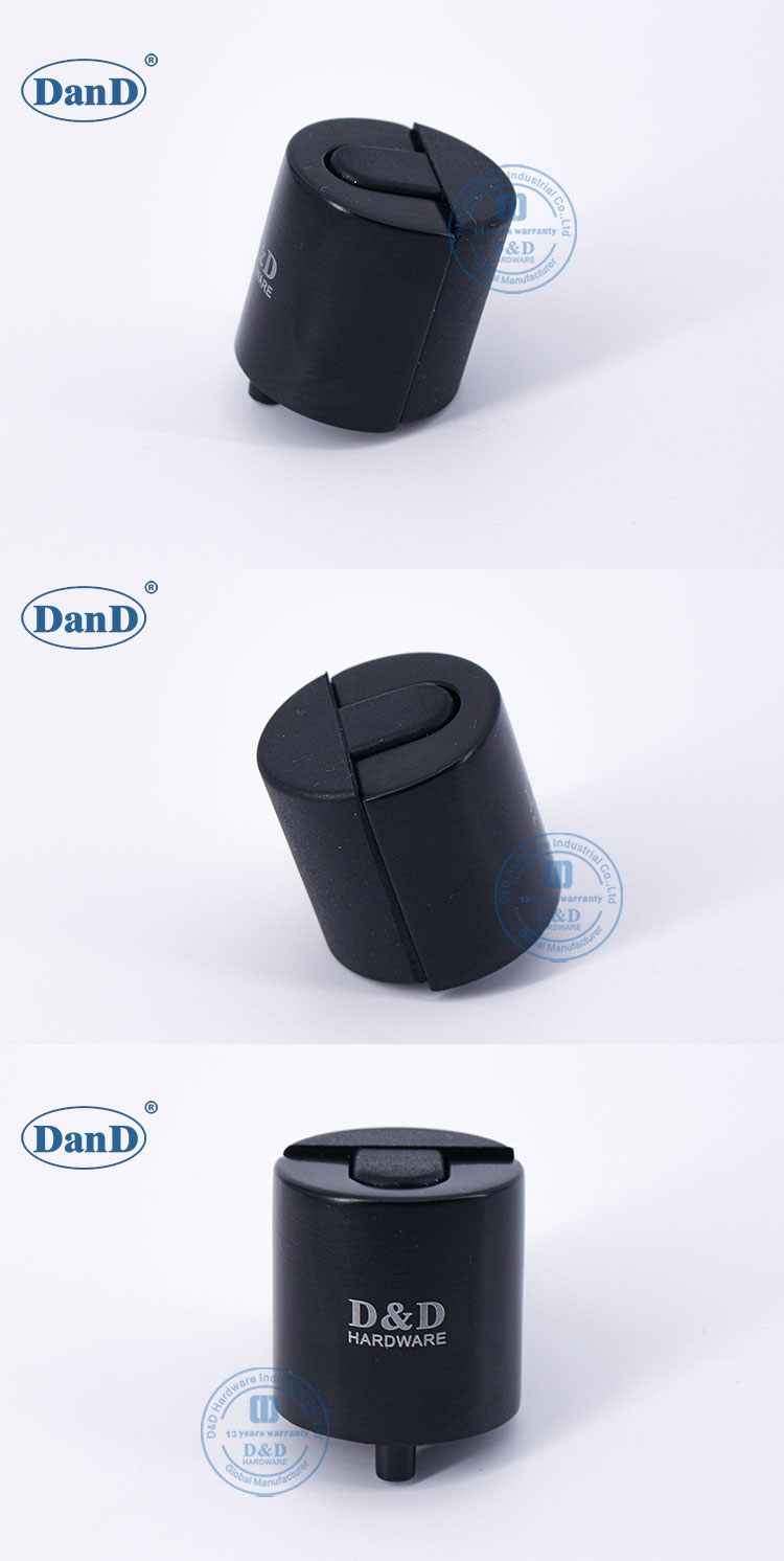 توقف باب المطاط الأسود